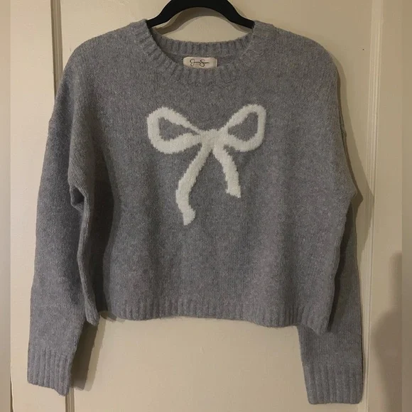 Gray Sweater with White Bow - Picture 1 of 3